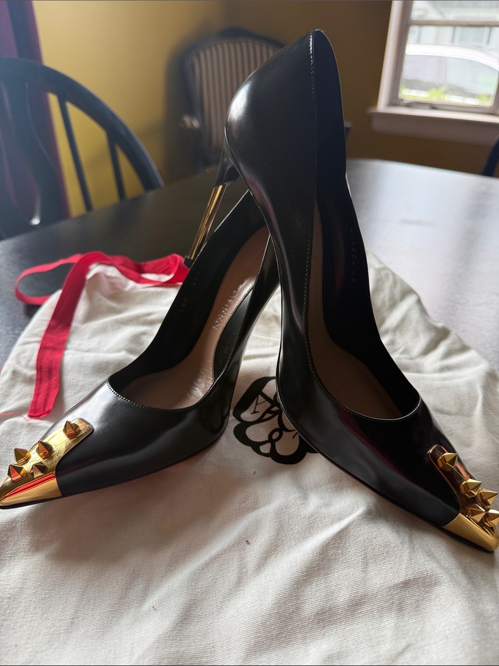 Alexander McQueen Black Leather Pointed Toe Pumps with Gold Cap & Studs - Picture 8 of 8